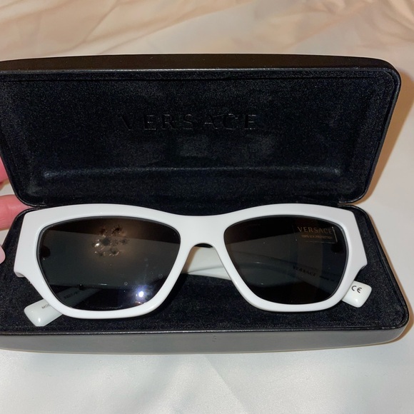 Versace Sunglasses Versace Virtus Cat-Eye White
Case included - Picture 3 of 4